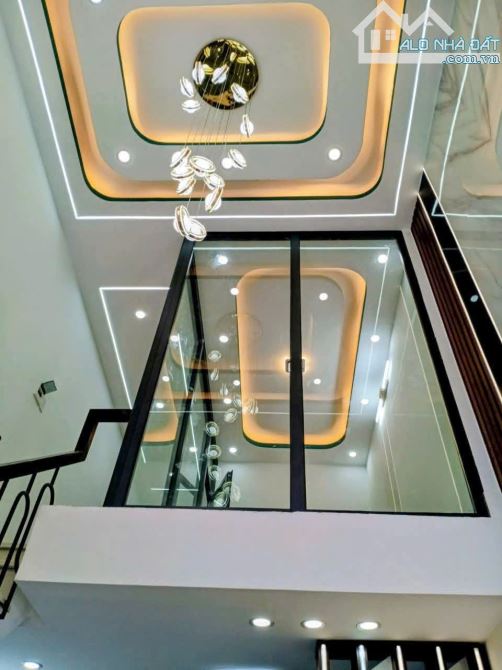 SIÊU PHẨM 2 MẶT TIỀN– GIẢM 700 TRIỆU-  NHÀ 4 TẦNG MỚI –VIP  CA VĂN THỈNH ( BÀU CÁT) – DT 9 - 3