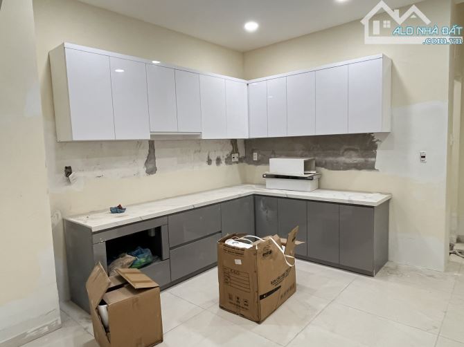 Nhà 3 lầu mới đẹp - Ni Sư Huỳnh Liên. P. 10 - Khu bàn cờ - 9.6 tỷ TL - 3