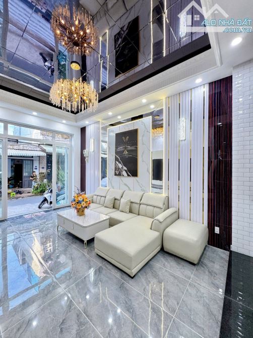 BÁN NHÀ 3 LẦU MẶT TIỀN ĐƯỜNG NGUYỄN VĂN TRỖI FULL NỘI THẤT CAO CẤP - 3