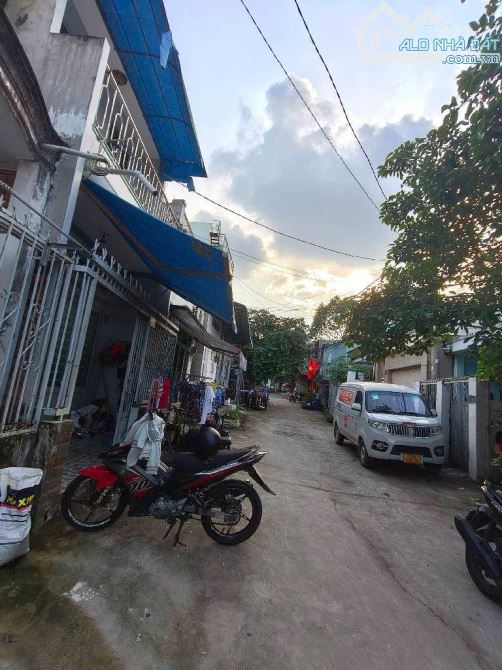 50m2 - nhà có gác - 2pn - shr - chỉ 3.650 - vị trí vàng cạnh làng đại học - 3