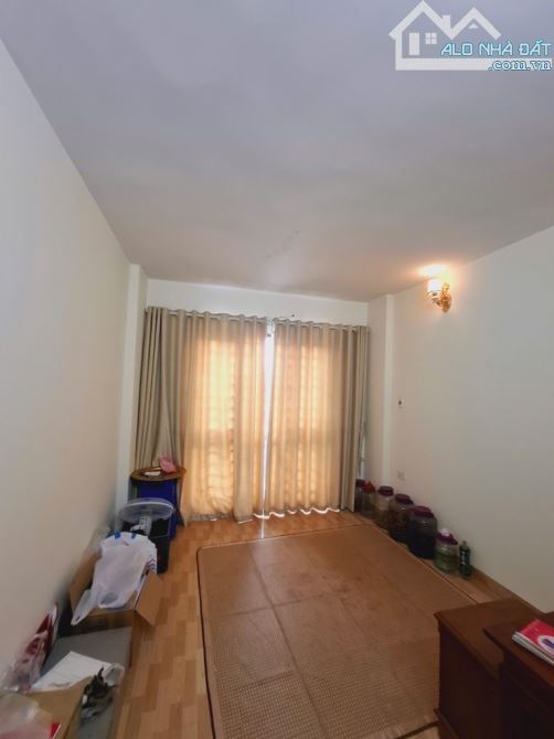 Bán nhà Cự Khối - full nội thất, ngõ thông ô tô - 4 tầng - 42m - 7.5 tỷ - 3