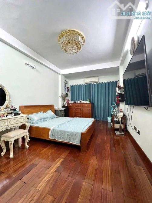 NHÀ PHÂN LÔ VIP NGUYỄN CHÍ THANH - Ô TÔ 7 CHỖ NGỦ TRONG NHÀ - DT 432M X 6 TẦNG THANG MÁY - 3