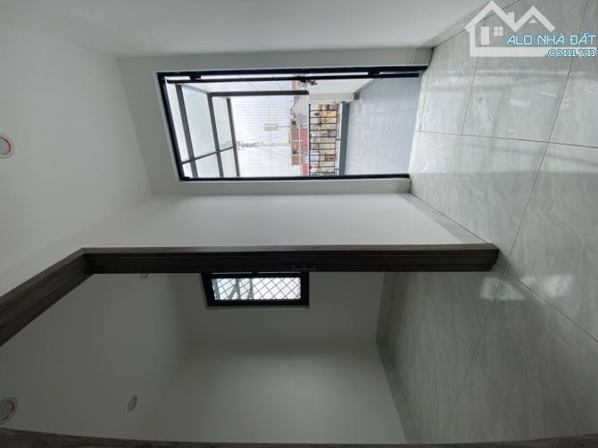 Phân Lô OTO tránh, Ở Sướng Phố Ngọc Thuỵ 30m x 5T Nhỉnh 8tỷ chủ cần bán gấp TL mạnh - 3