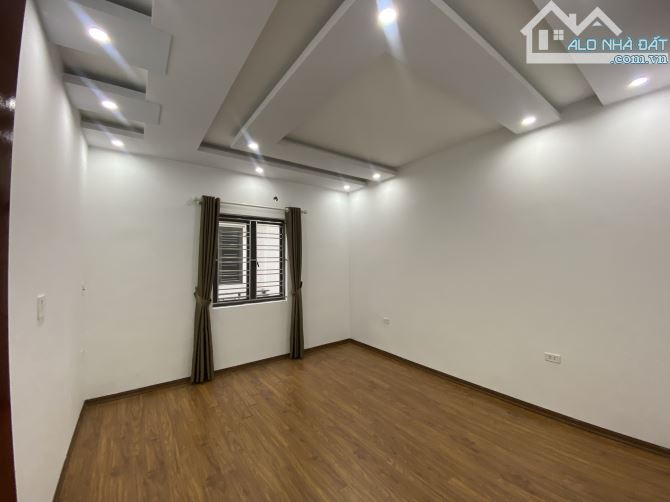 Nhà 4 tầng mặt đường Lực Hành kinh doanh buôn bán tốt - 3