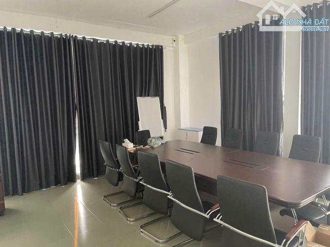 Cho thuê xưởng sạch đẹp 1300m2 Dương Công Khi - 3