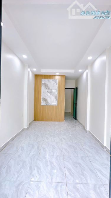 BÁN NHÀ ĐẸP 3 TẤM QUẬN 4 NGAY CẦU CALMET GIÁP Q1 GIÁ 4 TỈ 750 KHU DÂN CƯ - 3