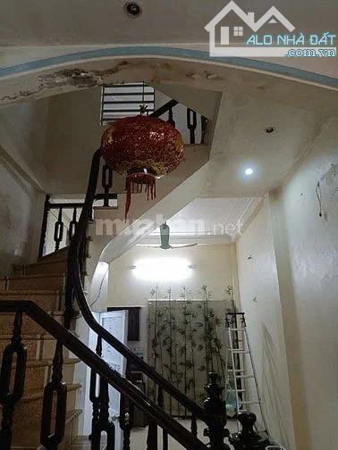 Cho thuê nhà 3 tầng,3 ngủ, đủ nội thất, hộ gia đình ở lâu dài tại Ngũ Hiệp, Thanh Trì,HN