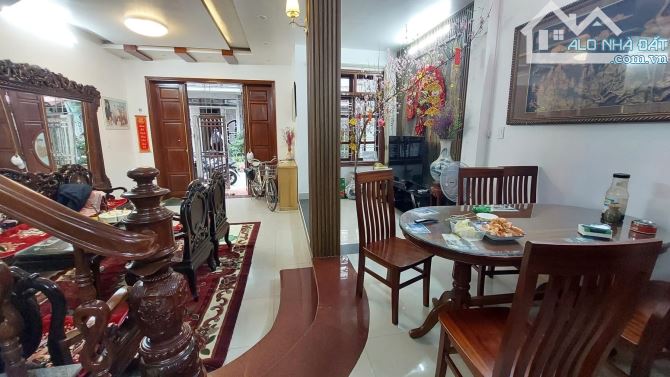 Bán Nhà Hùng Duệ Vương,  Thượng Lý, Hồng Bàng . Giá 6,8 tỷ - 3 tầng - 65m - 3