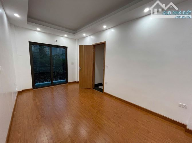 Bán nhà Hoàng Liên xây mới đẹp 6 tầng thang máy, ô tô đỗ cạnh nhà, giá đẹp ở sướng, đầu tư - 3