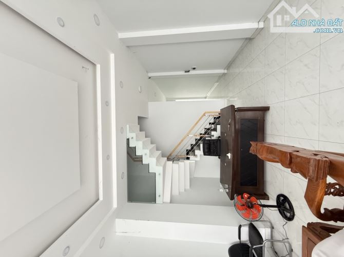 Nhà 4 Tầng đường HÀ HUY GIÁP phường THẠNH LỘC Q12 DT 175.2(5,7x38) hẻm 5m 💲 10, 5 tỷ - 3