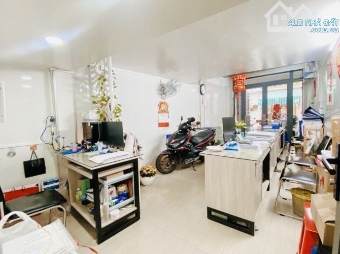 Mặt Tiền Kinh Doanh Ngay Đường 3/2 Quận 11 Giá Siêu Tốt Chủ Gấp Bán - 3