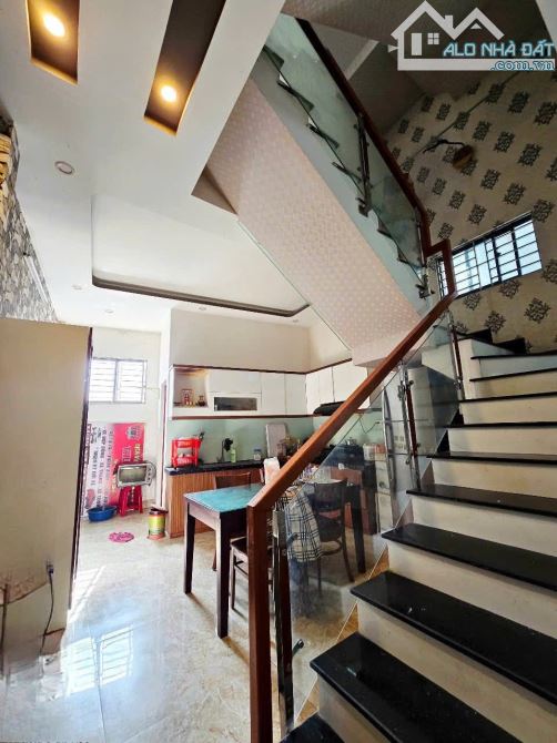 Kiệt ô tô -Nhà 3 tầng sau lưng đường Trường Chinh- giá 3 tỷ - 4