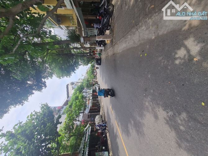 Bán nhà 3 tầng kiên cố đường 10m5 Nguyễn Hữu Dật tiện kinh doanh buôn bán giá cực tốt - 4