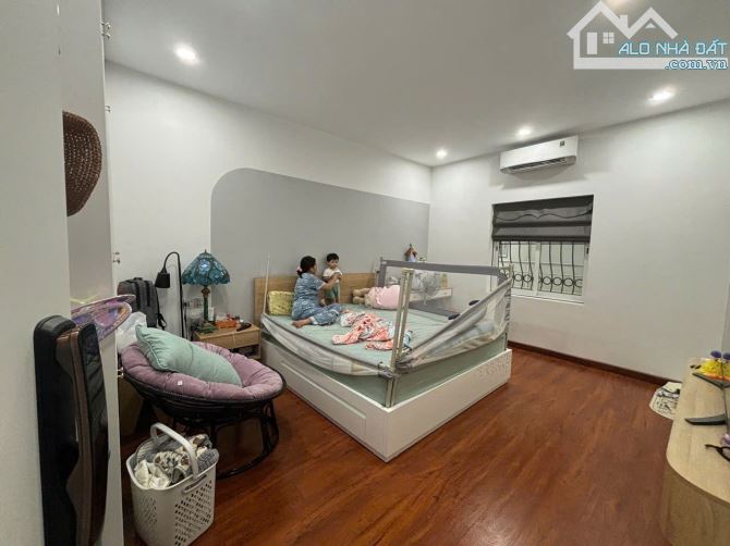 Cho thuê nhà Hoàng Văn Thái – Thanh Xuân DT 95m x 4 tầng, phân lô, ôtô đỗ giá 32tr/th - 4