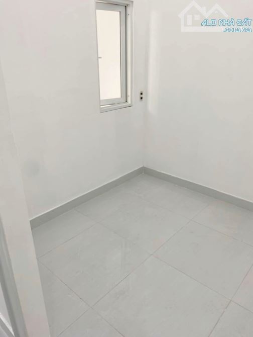 Nhà gần trường, con đi bộ 5p bố mẹ an tâm tuyệt đối - 8.8 tỷ, 3PN, 33m2 x 5T HXH - Q10 - 4