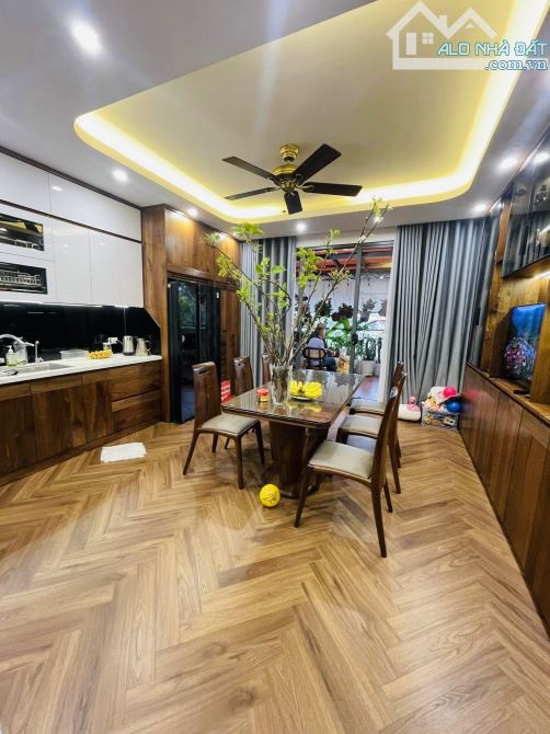 SIÊU PHẨM 6 TẦNG THANG MÁY MẶT PHỐ PHÙNG HƯNG - LÔ GÓC - RỘNG, ĐẸP, SANG -ĐẮC ĐỊA! - 4