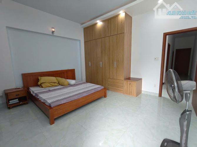 BÁN NHÀ 2 MẶT TIỀN – 1T4L 5PN, GARA 2 Ô TÔ – KHU BIỆT THỰ VIỆT ANH -DT 135M² – GIÁ 15TỶ - 4