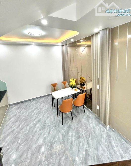 Nhà đẹp sân cổng Phạm Hữu Điều -Trần Nguyên Hãn - 4
