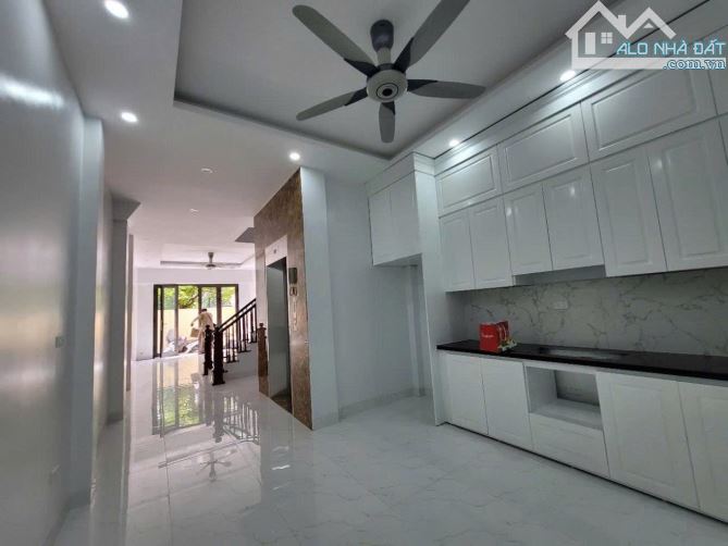 BÁN NHÀ YÊN NGHĨA – LÔ GÓC 2 MẶT NGÕ – Ô TÔ TRÁNH – KINH DOANH – 37.6M²x5T – 7.6 TỶ - 4