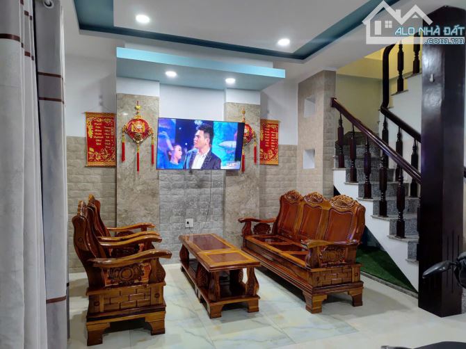 Bán nhà 3 tầng , mê đúc, đường ô tô cách biển 3km , đầy đủ nội thất - 4