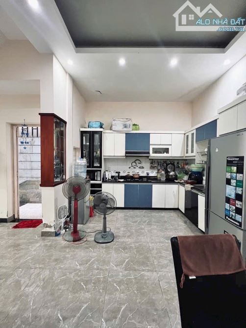 Hiếm giảm 2tỷ chỉ 8Tỷ9 có Nhà 4Tầng hẻm ô tô DT 6X15M sát mặt đường Nguyễn Tư Giản P12 GV - 4