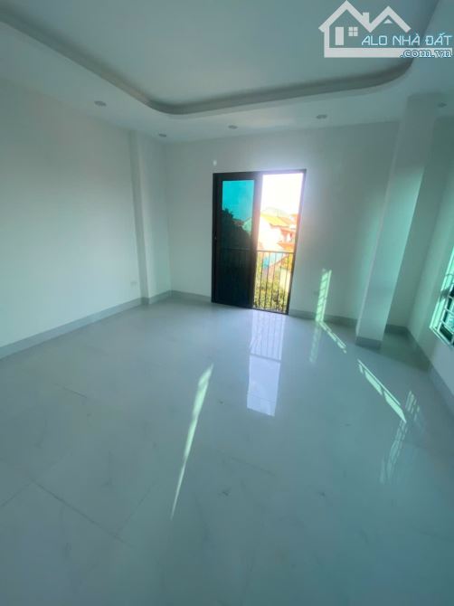 Nhà 4 tầng trong đê Đông La – Vị trí đắc địa, ô tô đỗ cửa – Chỉ từ 4 tỷ! - 4