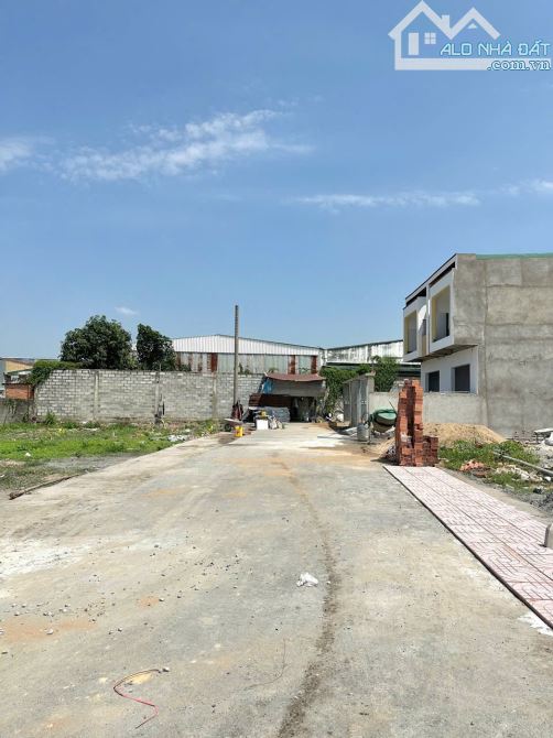 BÁN 2 LÔ ĐẤT LIỀN KỀ NGAY PHƯỜNG TÂN TRIỀU CÁCH TRẠM THU PHÍ BỬU LONG 5