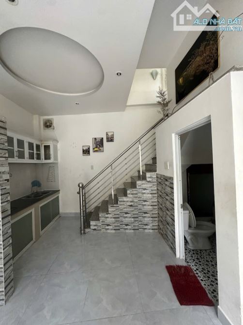 NHÀ  MT HẺM 8M -XH ĐẬU TRƯỚC NHÀ - SỔ HỒNG RIÊNG HOÀN CÔNG CHUẨN CHỈ 3.8 TỶ - 4