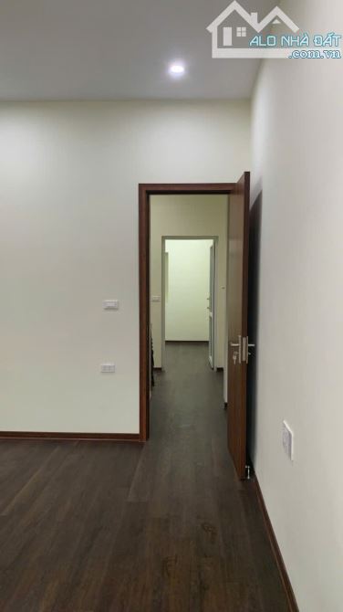 Cho thuê nhà nguyên căn ngõ 147 Tân Mai, 60m2x 3Tầng 4 ngủ 16 triệu - 4