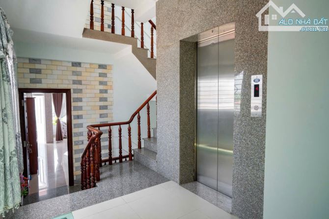 Bán khách sạn mặt tiền đường Mê Linh, phường Tân Lập, tp. Nha Trang - 6 tầng có thang máy - 4