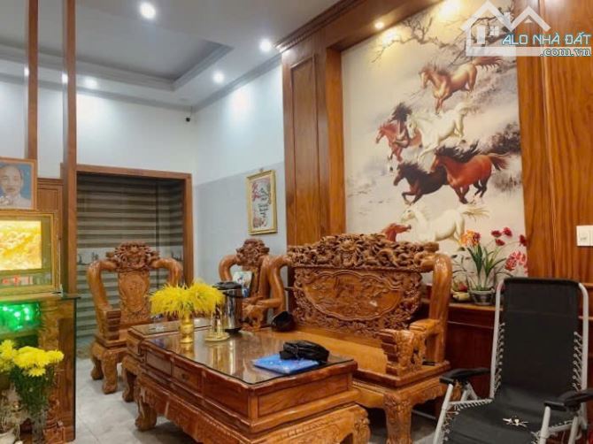 BÁN NHÀ TỈNH LỘ 10 - BÌNH TÂN - 4 TẦNG BTCT – 70m² – 5x14m - NỘI THẤT CAO CẤP - 9.5TỶ - 4