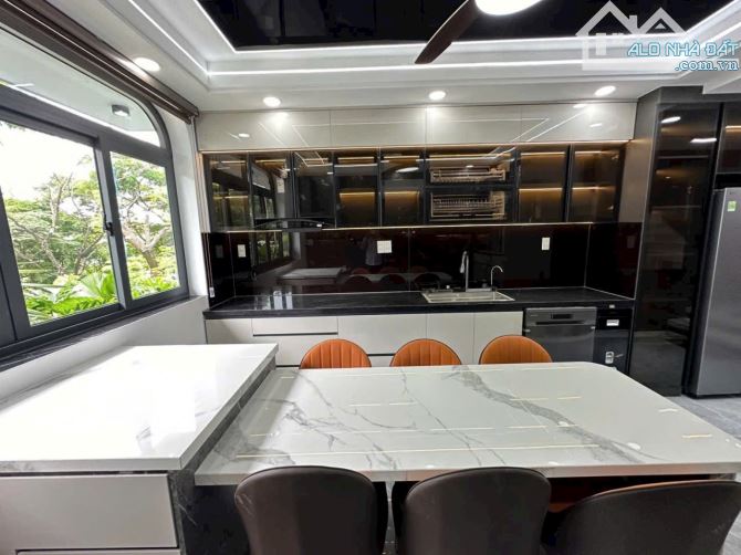 Nhà 5 tầng FULL NỘI THẤT đường VÕ THỊ THỪA phường APĐ Q12 DT 69,2m2 (4x17,3) đường 12m - 4