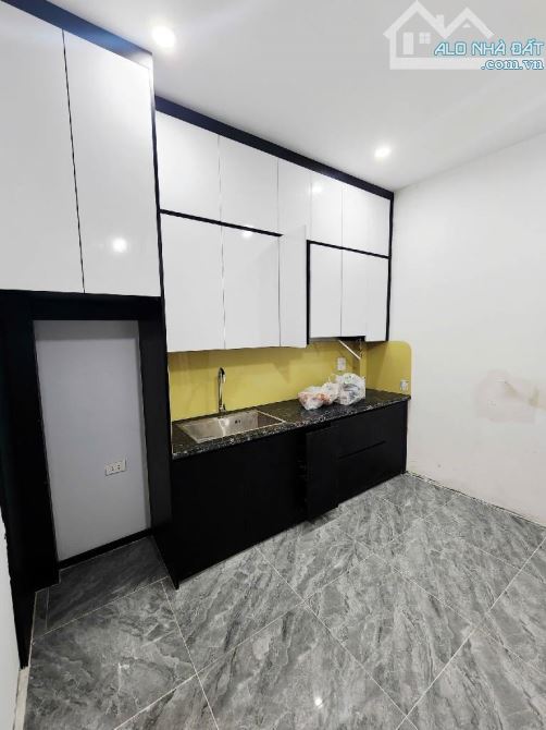 NHÀ NGUYỄN KHOÁI Ở NGAY – FULL NỘI THẤT – 10M RA OTO TRÁNH – GẦN HỒ - 4
