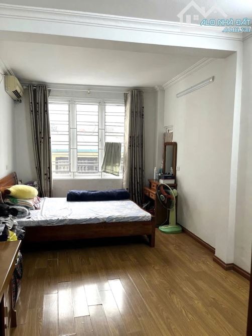 Bán gấp nhà mặt phố Cự Lộc 40m 5 tầng dân xây kd đỉnh, hàng xóm Royal city, giá rẻ 12 tỷ - 4