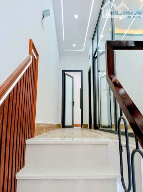 SIÊU PHẨM 2 MẶT TIỀN– GIẢM 700 TRIỆU-  NHÀ 4 TẦNG MỚI –VIP  CA VĂN THỈNH ( BÀU CÁT) – DT 9 - 4