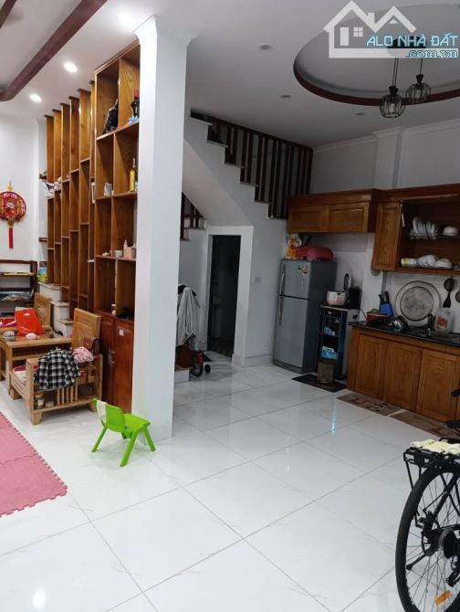 Bạn em cần bán nhà 5t,43m tại Đa Sỹ,Hà Đông, nhà mới chỉ 7t - 4