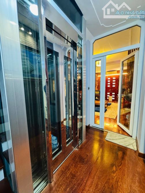 NHÀ PHÂN LÔ VIP NGUYỄN CHÍ THANH - Ô TÔ 7 CHỖ NGỦ TRONG NHÀ - DT 432M X 6 TẦNG THANG MÁY - 4
