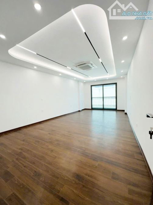 BÁN NHÀ PHỐ CỔ LINH - Ô TÔ TRÁNH - GẦN AEON - GARA THANG MÁY  - 60M2 HƠN 16 TỶ - 4