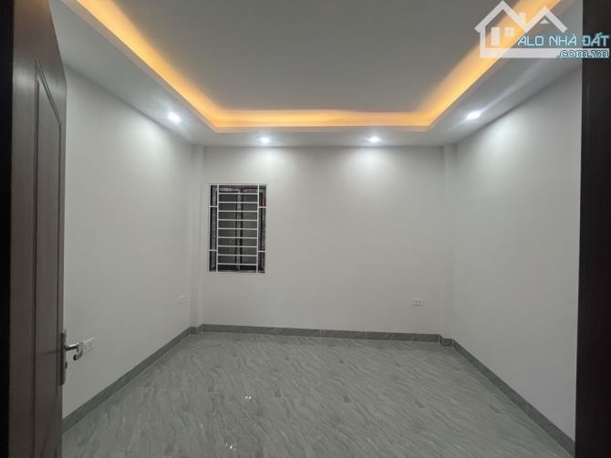 BÁN NHÀ LIÊN MẠC, GẦN Ô TÔ TRÁNH, 38m2, 4PN, CHỈ HƠN 5 TỶ - 4