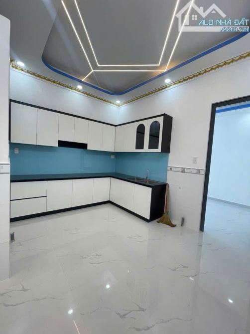 LÊ VĂN QUỚI nhà 2 tầng 4 x 15 hẻm xe hơi Giáp Tân Phú  5.7 tỷ - 5