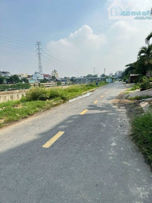 NHÀ ĐẸP 84M2- NGANG LỚN 8M - SÁT CHỢ BÀ HOM, BÌNH TÂN, GIÁP TỈNH LỘ 10 - NHỈNH 3 TỶ - 5
