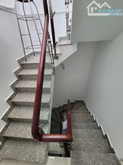 NHÀ 4 TẦNG – 4 PHÒNG NGỦ – GẦN VÒNG XOAY LÊ ĐẠI HÀNH – GIÁ CHỈ 5.2 TỶ! - 5
