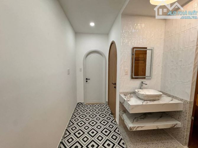 Bán nhà siêu đẹp chỉ vài bước chân tới Quận 1 hẻm xe hơi thông -4PN khép kín Bùi Hữu Nghĩa - 5