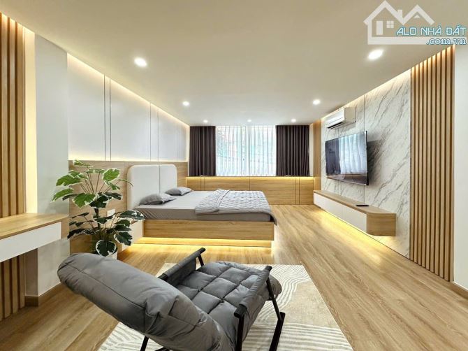 Nội Thất Mặt tiền Nguyễn Lâm,Trệt 2 lầu sân thượng,Phòng Khách 3PN,2WC - 5