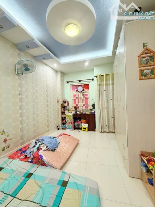 BÁN NHÀ TÂN BÌNH 5 TẦNG CHỈ 5.45 TỶ  HẺM BÀNH VĂN TRÂN 32M2 - 5