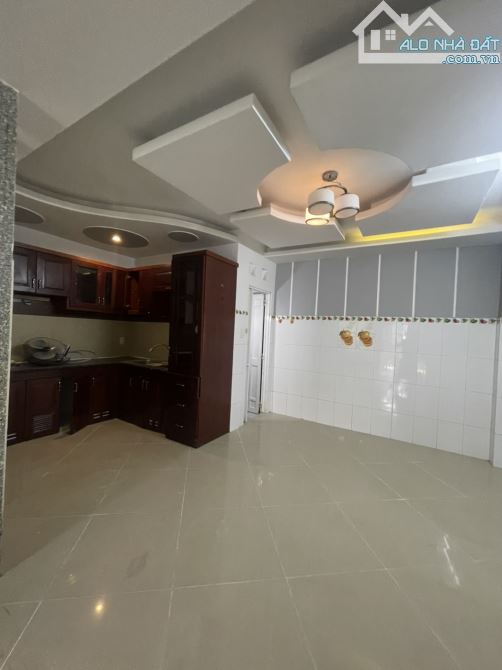 Bán CHDV Nguyễn Xí - P13 đường nhựa xe hơi 5 tấm đang cho thuê sẵn dòng tiền 30tr/th - 5