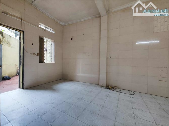 Cho thuê nhà ngõ 18 Vũ Thạnh, Diện tích 30m x 3 tầng, mặt tiền 4m, giá 10 triệu. - 5