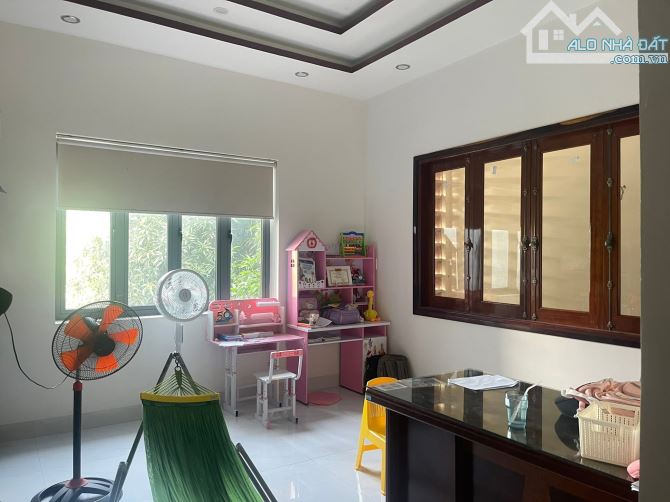 Bán nhà 3 tầng mặt tiền Nguyễn Du gần Quảng Trường Tỉnh Quảng Ngãi - 5