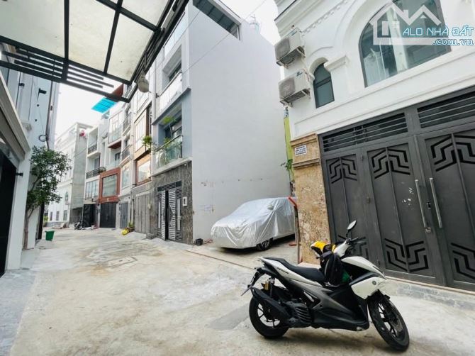 Nhà 5 tầng 10 căn hộ dịch vụ, Doanh thu 50tr/thang cạnh Ngã 5 chuồng chó. Nhỉnh 7 tỷ - 5