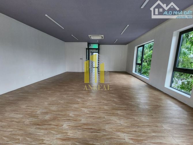 TÒA VĂN PHÒNG HẦM 4 LẦU GÓC 2 MẶT TIỀN - SÀN TRỐNG, CÓ THANG MÁY - 5